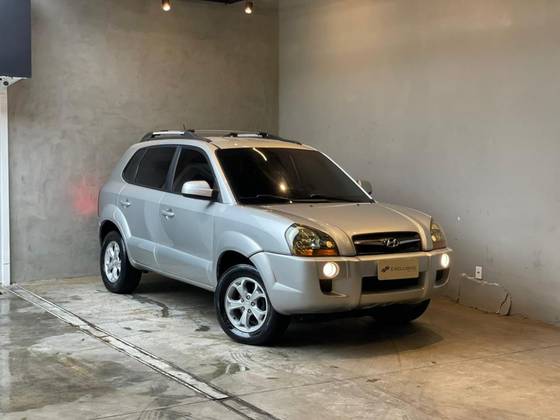 HYUNDAI TUCSON 2.0 MPFI GLS 16V 143CV 2WD FLEX 4P AUTOMÁTICO HYUNDAI TUCSON 2.0 MPFI GLS 16V 143CV 2WD FLEX 4P AUTOMÁTICO